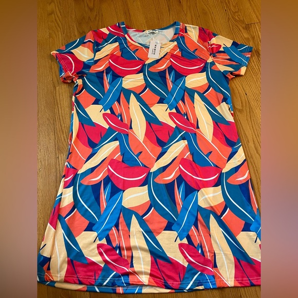 Dresses & Skirts - Colorful lightweight Dress